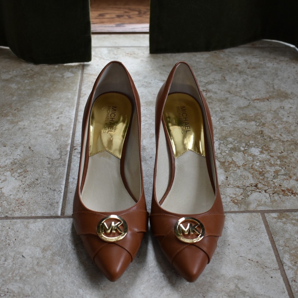 MICHAEL KORS Brown Leather Heels with Gold Logo